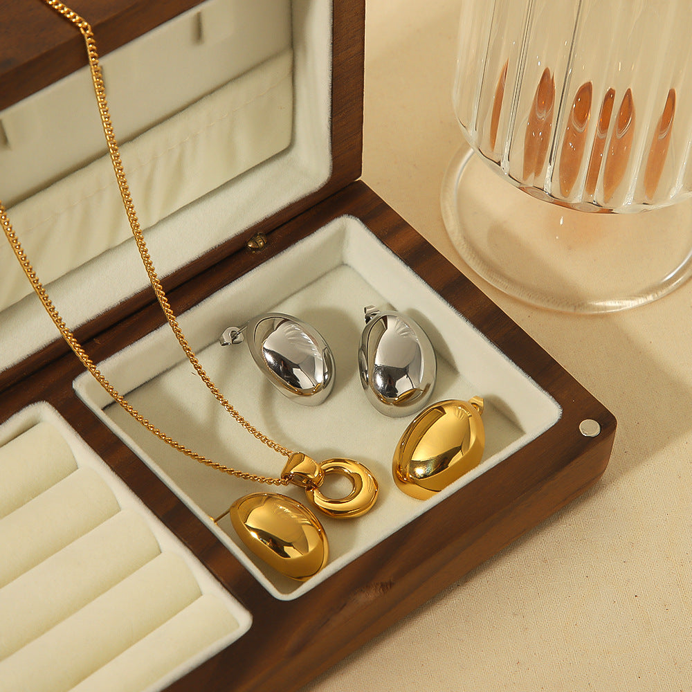 Oval shaped Earrings